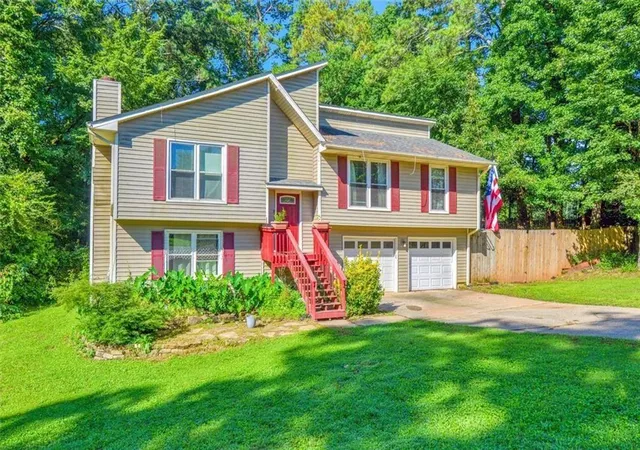 Photo 1 of Sale Pending at 4933 Woodstream Ln Nw, Acworth, GA 30102 | MLS# 7807575 | Listing updated on 2026-08-31