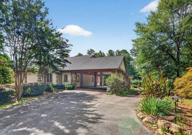 3rd image of 2551 E Maddox Rd, Buford, GA 30519 | MLS# 7627141