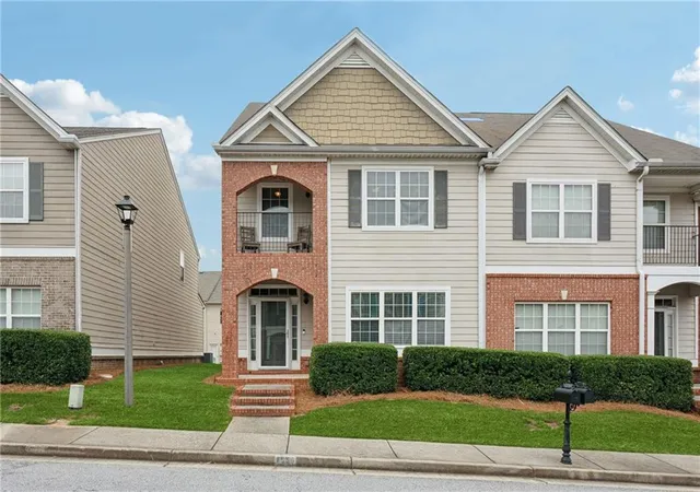 Photo 2 of Townhouse for sale at 7556 Rutgers Cir, Fairburn, GA 30213 | MLS# 7788278 | Listing updated on 2026-06-15