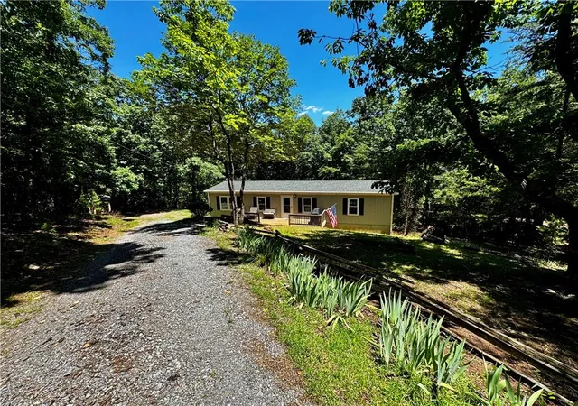 1st image of 424 Mountain Oak Trl, Jasper, GA 30143 | MLS# 7715457