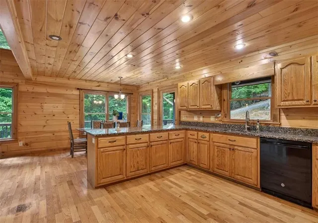 3rd image of 648 Stuart Mountain Rd, Mineral Bluff, GA 30559 | MLS# 7792745