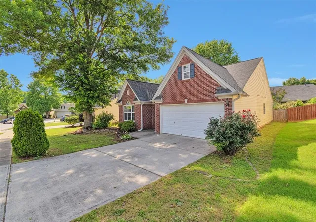 Homes for sale in Grayson, GA | 1825 Arborwood Dr, Grayson, GA 30017 | MLS# 7790431