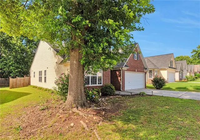 Homes for sale in Grayson, GA | 1825 Arborwood Dr, Grayson, GA 30017 | MLS# 7790431