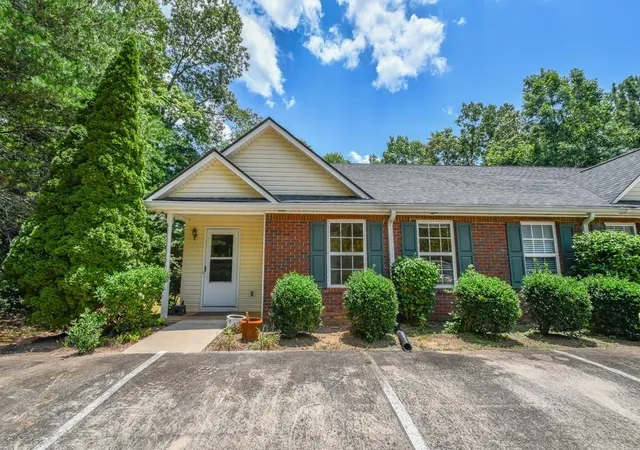Photo 2 of Condo for sale at 4012 Hidden Holw Ter #A, Gainesville, GA 30506 | MLS# 7805349 | Listing updated on 2026-08-23