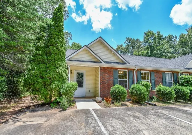 Photo 3 of Condo for sale at 4012 Hidden Holw Ter #A, Gainesville, GA 30506 | MLS# 7805349 | Listing updated on 2026-08-23