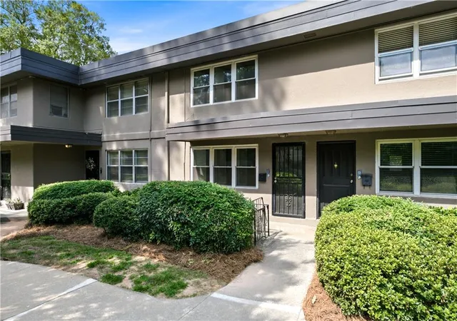 1st image of 276 Lakemoore Dr NE, Atlanta, GA 30342