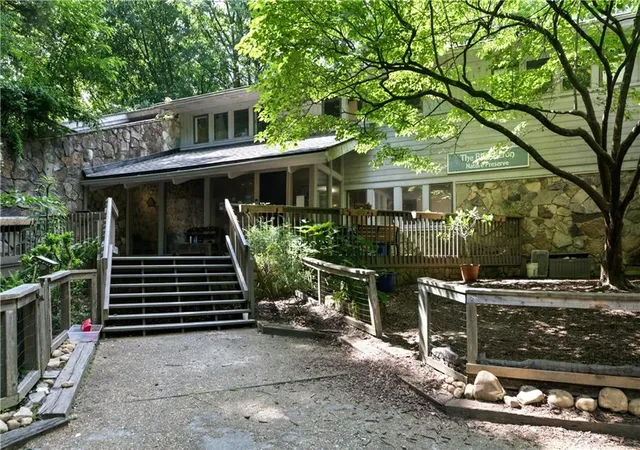 Photo 29 of Condo for sale at 276 Lakemoore Dr Ne #C, Atlanta, GA 30342 | MLS# 7796757 | Listing updated on 2026-09-12