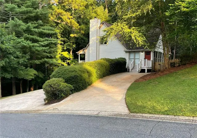 2nd image of 1024 Laurel Lake Dr, Ball Ground, GA 30107 | MLS# 7812960