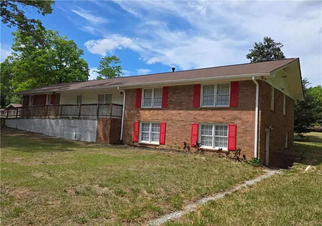 Photo 1 of Single family home for sale at 7016 Skyline Dr, Lithia Springs, GA 30122 | MLS# 7751745 | Listing updated on 2026-08-19