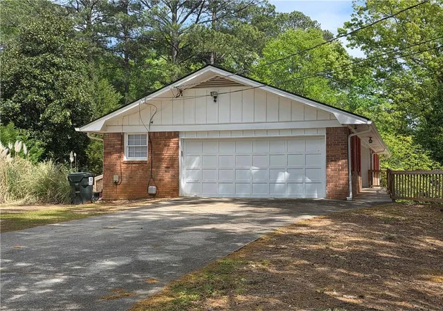 Photo 4 of Single family home for sale at 7016 Skyline Dr, Lithia Springs, GA 30122 | MLS# 7751745 | Listing updated on 2026-08-19