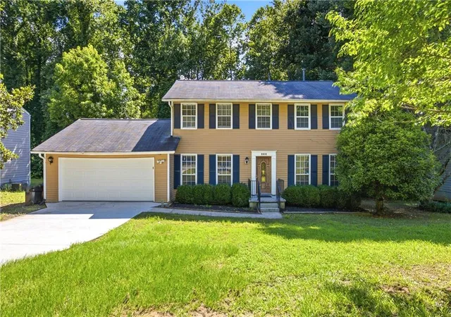1st image of 260 Barrington Dr E, Roswell, GA 30076 | MLS# 7800105