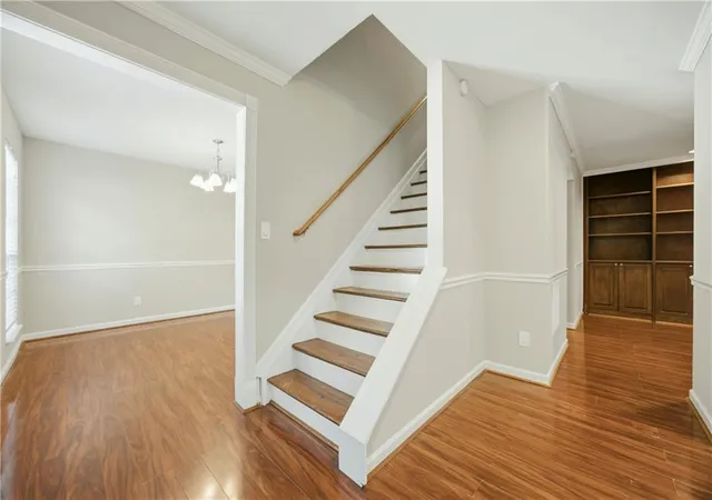 2nd image of 260 Barrington Dr E, Roswell, GA 30076 | MLS# 7800105
