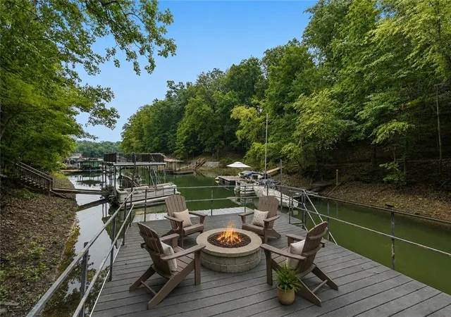 Homes for sale in Flowery Branch, GA | 6137 White Oak Dr, Flowery Branch, GA 30542 | MLS# 7786220