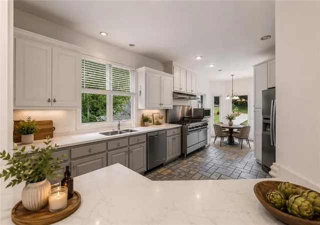 Homes for sale in Flowery Branch, GA | 6137 White Oak Dr, Flowery Branch, GA 30542 | MLS# 7786220