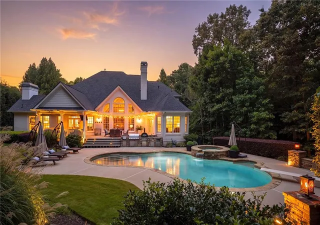 Photo 2 of Sale Pending at 240 Pembrook Pl, Roswell, GA 30075 | MLS# 7815784 | Listing updated on 2026-09-16