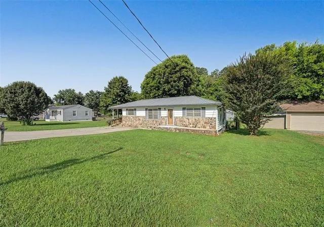 Homes for sale in Ringgold, GA | 99 Meadow Ln, Ringgold, GA 30736 | MLS# 7799358