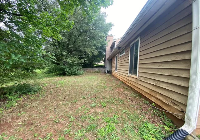 3rd image of 1555 Burnstone Dr, Stone Mountain, GA 30088 | MLS# 7777837