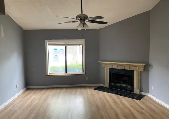 4th image of 1555 Burnstone Dr, Stone Mountain, GA 30088 | MLS# 7777837