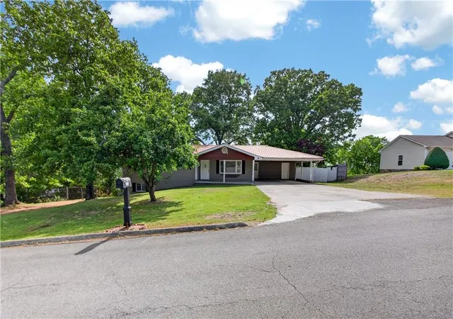Homes for sale in Rocky Face, GA | 1780 N Boyd Dr, Rocky Face, GA 30740 | MLS# 7797212