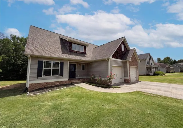Single family home for sale at 34 Cass Sta Dr NW, Cartersville, GA 30120 | MLS# 7771181 | Listing updated on 2026-09-08