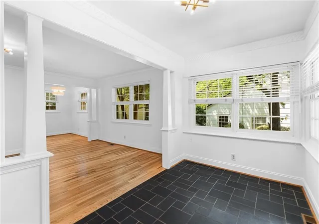 Listing Photo 5 - Condo for sale in building located at 1476 Kenwood Ave, Atlanta, GA 30309