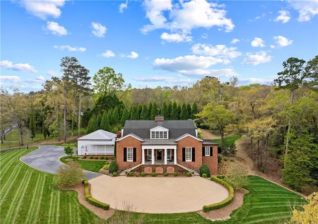2nd image of 315 E Line St, Calhoun, GA 30701 | MLS# 7743118