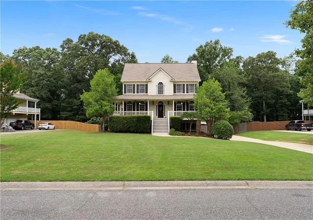 Photo 4 of Single family home for sale at 17 Lowry Way, Euharlee, GA 30145 | MLS# 7791854 | Listing updated on 2026-08-27