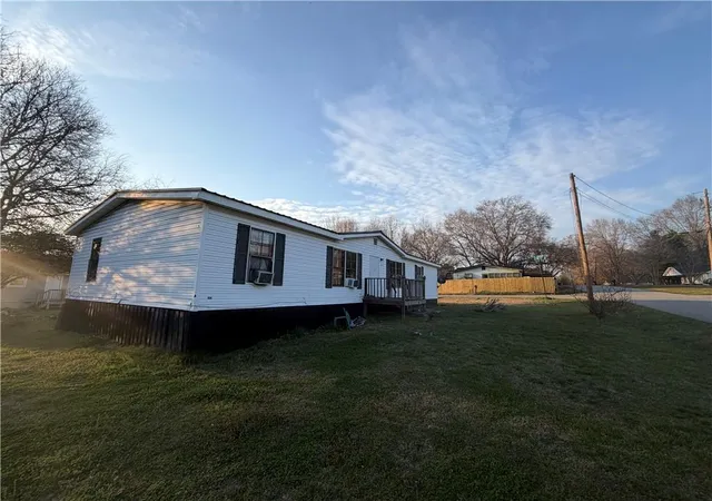 Photo 3 of Sale Pending at 20 Morgan St, Rockmart, GA 30153 | MLS# 7758045 | Listing updated on 2026-08-17