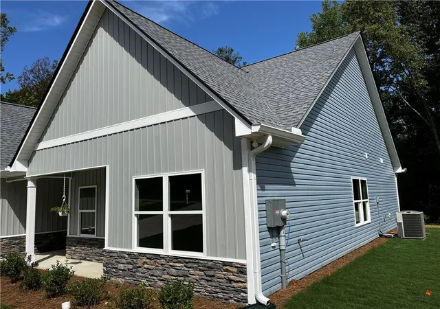 Photo 4 of Single family home for sale at 1956 Cochran Ridge Rd, Hiram, GA 30141 | MLS# 7783635 | Listing updated on 2026-08-27