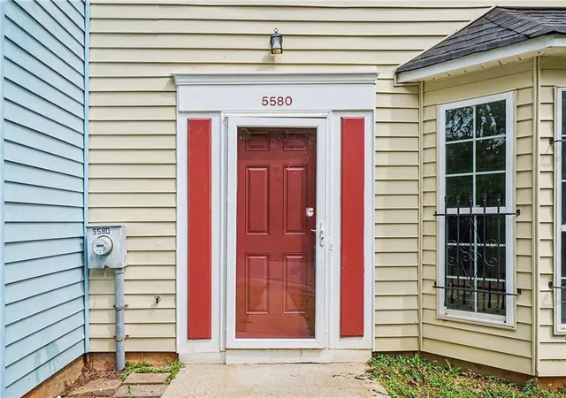 3rd image of 5580 Stonington Trace Pkwy, Stone Mountain, GA 30087 | MLS# 7752793