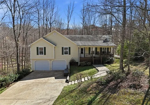 Homes for sale in Talking Rock, GA | 118 Jordan Ln, Talking Rock, GA 30175 | MLS# 7737272