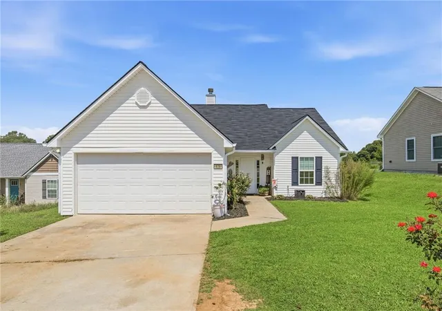 1st image of 121 Crestview Dr, Carnesville, GA 30521 | MLS# 7810481