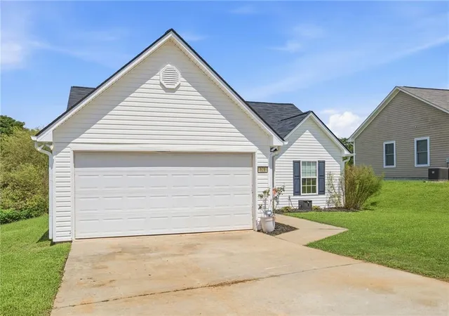 2nd image of 121 Crestview Dr, Carnesville, GA 30521 | MLS# 7810481