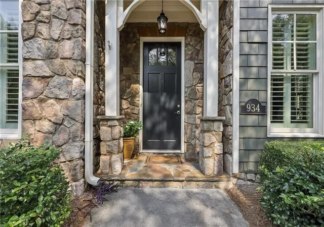 2nd image of 934 Grey Village Cir, Marietta, GA 30068 | MLS# 7814241
