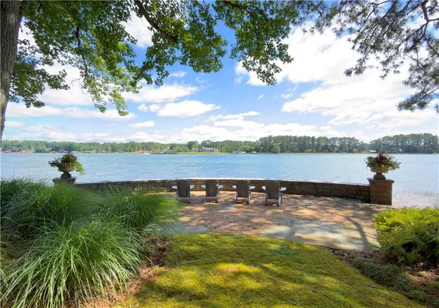 Photo 3 of Sale Pending at 3006 Emerald Dr, Jonesboro, GA 30236 | MLS# 7806817 | Listing updated on 2026-09-24