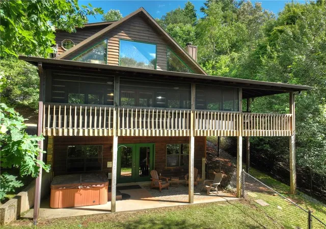 Photo 3 of Single family home for sale at 100 Arrow Way, Mineral Bluff, GA 30559 | MLS# 7733377 | Listing updated on 2026-06-30