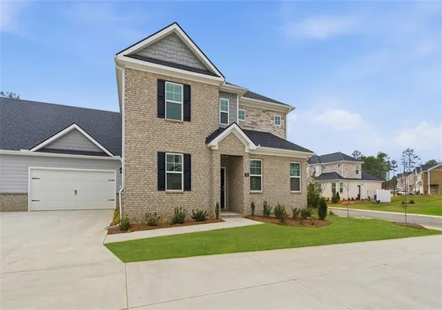 Photo 2 of Sale Pending at 530 Silver Moon Dr, Loganville, GA 30052 | MLS# 7724947 | Listing updated on 2026-09-15
