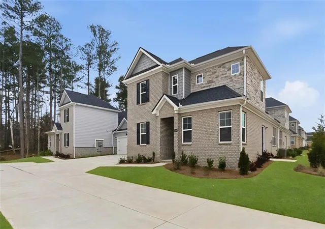 Photo 3 of Sale Pending at 530 Silver Moon Dr, Loganville, GA 30052 | MLS# 7724947 | Listing updated on 2026-09-15