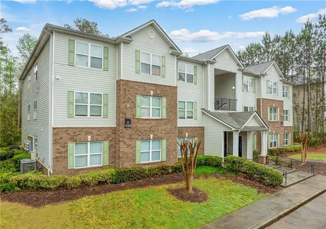 Homes for sale in Lithonia, GA | 13202 Fairington Ridge Cir, Lithonia, GA 30038 | MLS# 7800364