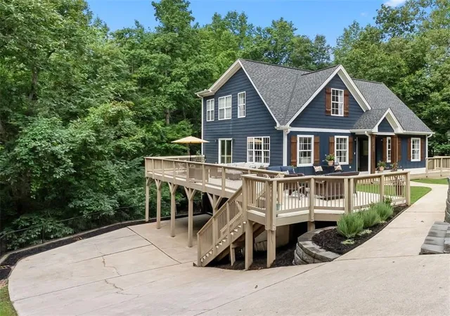 Photo 2 of Sale Pending at 3448 Point View Cir, Gainesville, GA 30506 | MLS# 7820374 | Listing updated on 2026-10-07