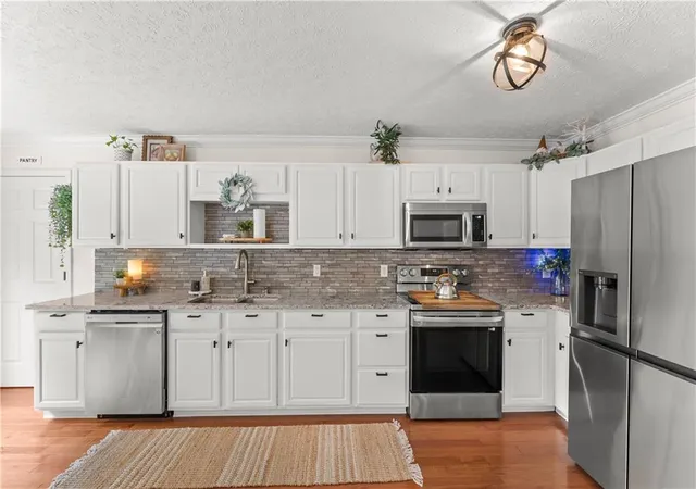 Photo 3 of Sale Pending at 3448 Point View Cir, Gainesville, GA 30506 | MLS# 7820374 | Listing updated on 2026-10-07