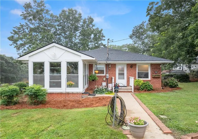 2nd image of 5907 Main St, Lula, GA 30554 | MLS# 7806136