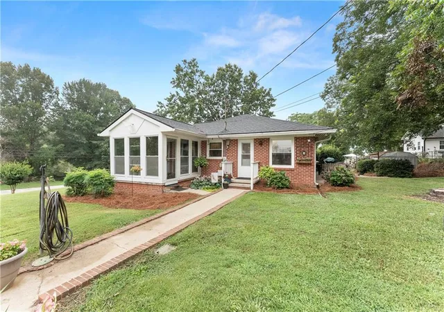 5th image of 5907 Main St, Lula, GA 30554 | MLS# 7806136