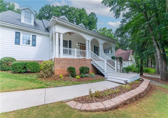 Photo 2 of Sale Pending at 4655 Hamptons Dr, Alpharetta, GA 30004 | MLS# 7809701 | Listing updated on 2026-10-06