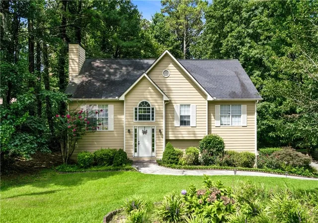 2nd image of 3941 Memorial Pkwy Nw, Kennesaw, GA 30152 | MLS# 7820264
