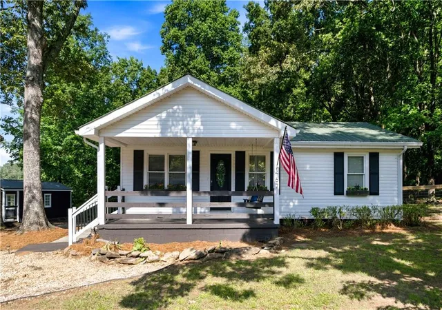 1st image of 467 Sanders St, Clarkesville, GA 30523 | MLS# 7787429