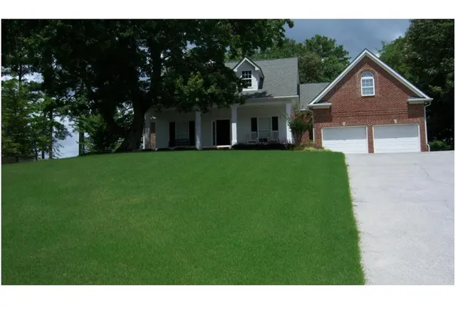 Photo 2 of Single family home for sale at 13 Golden Eagle Dr, Adairsville, GA 30103 | MLS# 7806621 | Listing updated on 2026-10-08