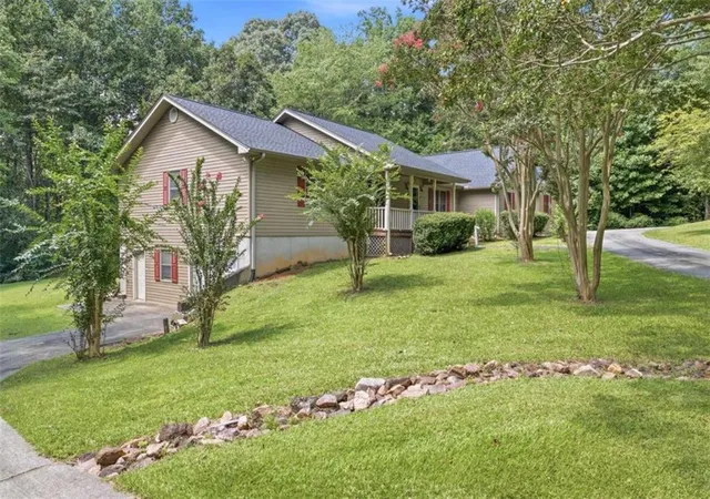 Photo 3 of Single family home for sale at 2600 Level Grv Rd, Cornelia, GA 30531 | MLS# 7823344 | Listing updated on 2026-10-09