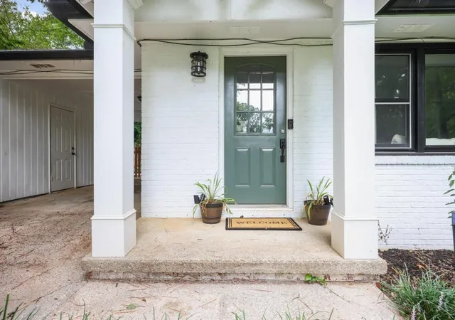 Photo 3 of Single family home for sale at 3523 Marcia Dr Se, Smyrna, GA 30082 | MLS# 7813343 | Listing updated on 2026-09-20