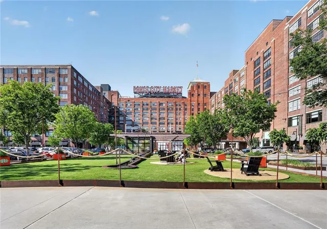 2nd image of 754 Juniper St Ne, Atlanta, GA 30308